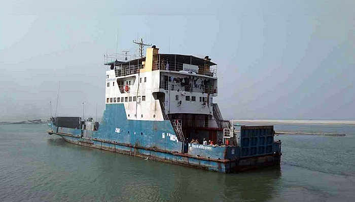 পাটুরিয়া-দৌলতদিয়া রুটে ফেরি চলাচল শুরু