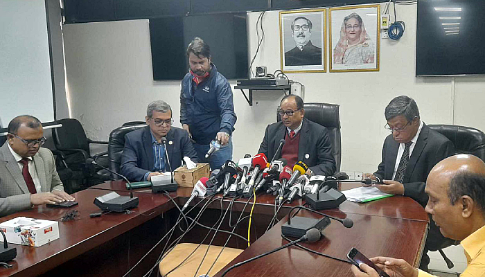 বর্তমানে রেল চলাচলে হুমকির সৃষ্টি হয়েছে: রেলমন্ত্রী