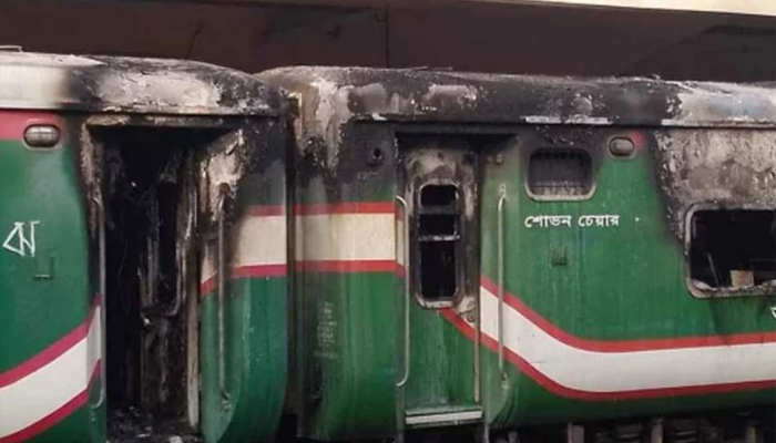 মোহনগঞ্জ এক্সপ্রেসে আগুন, ৪ সন্দেহভাজন নজরদারিতে
