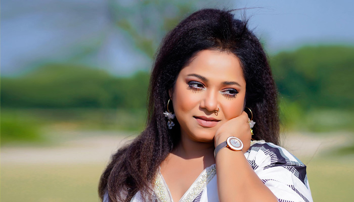 ডলি সায়ন্তনীর ভোটের পথে কাল হয়ে দাঁড়ালো ক্রেডিট কার্ড