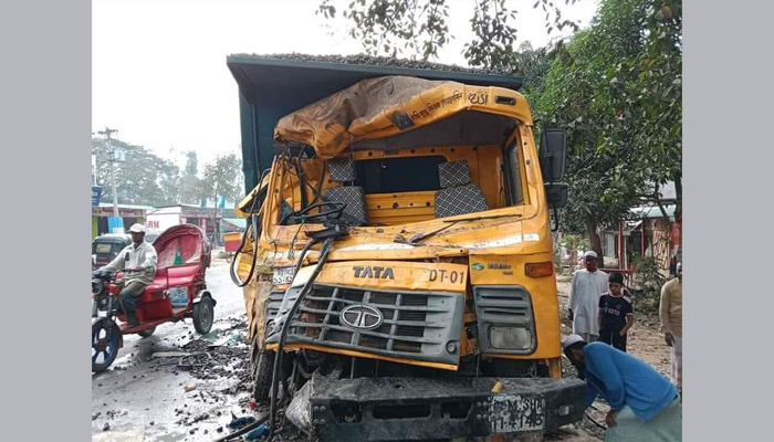 হাটহাজারীতে সড়ক দুর্ঘটনায় নিহত ২