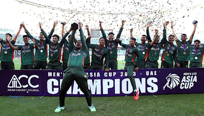 বিকেলে দেশে ফিরছে যুব চ্যাম্পিয়নরা