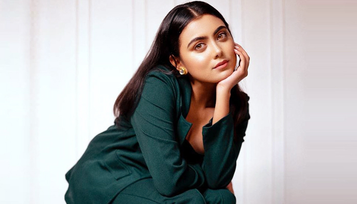 খোলামেলা পোশাকে ভাইরাল ইধিকা