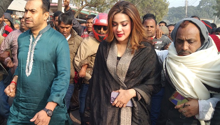 আচরণবিধি ভঙ্গ, মাহিয়া মাহিকে তলব