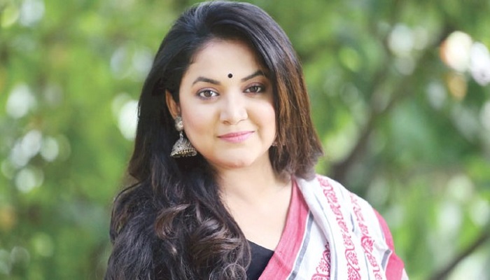 মাথায় আঘাত পেয়ে হাসপাতালে ভর্তি ঊর্মিলা