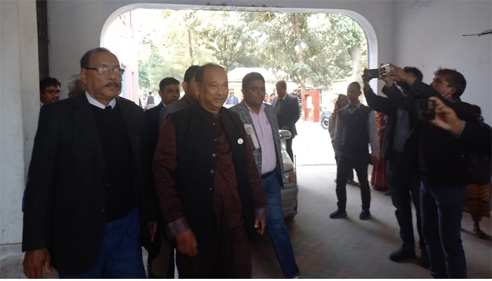আচরণবিধি লঙ্ঘনে শোকজের জবাব দিলেন রেলমন্ত্রী