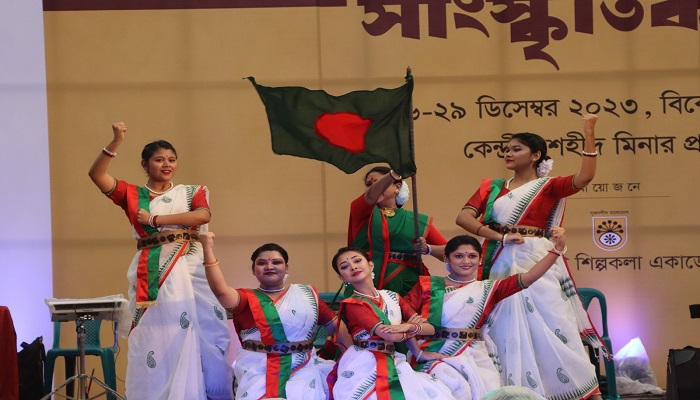 সংস্কৃতির ঝরণাধারায় মুখরিত শহিদ মিনার