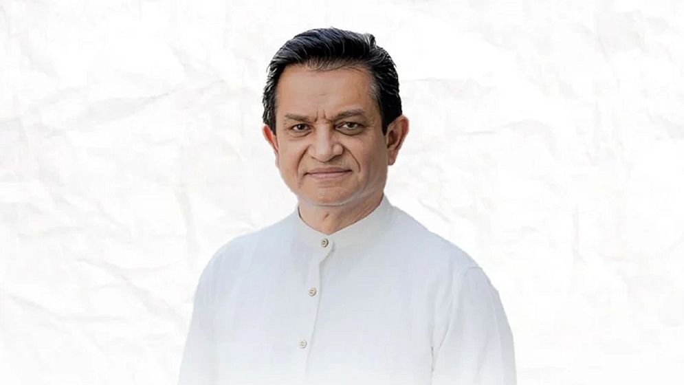 বেসরকারীবাবে এ কে আজাদ বিজয়ী