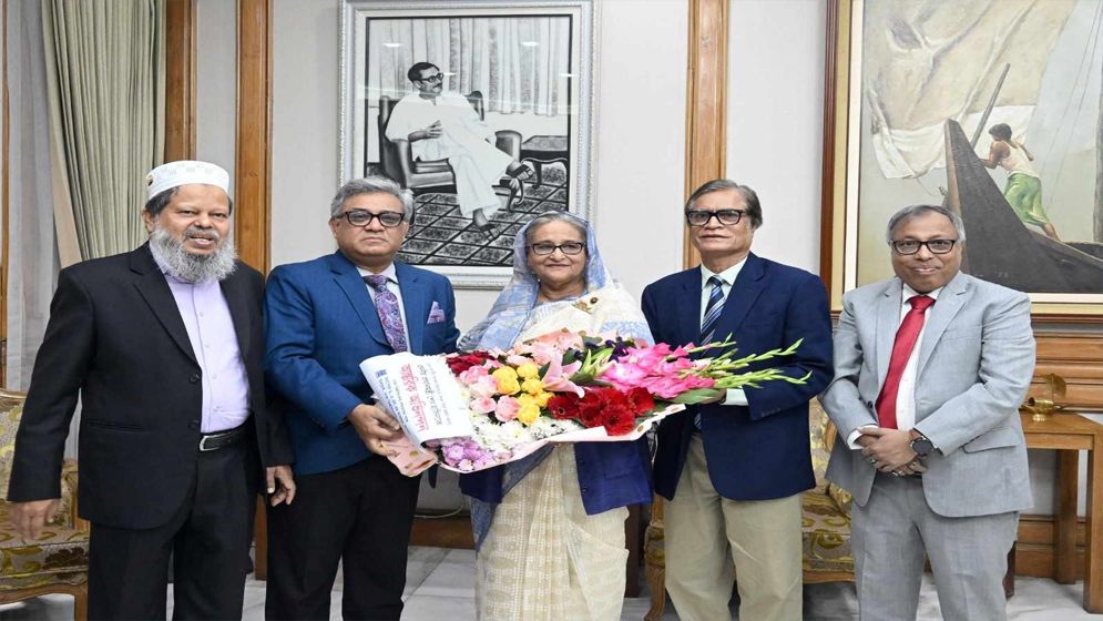 নির্বাচনে সংখ্যাগরিষ্ঠতা অর্জন করায় শেখ হাসিনাকে ঢাবি ভিসির শুভেচ্ছা
