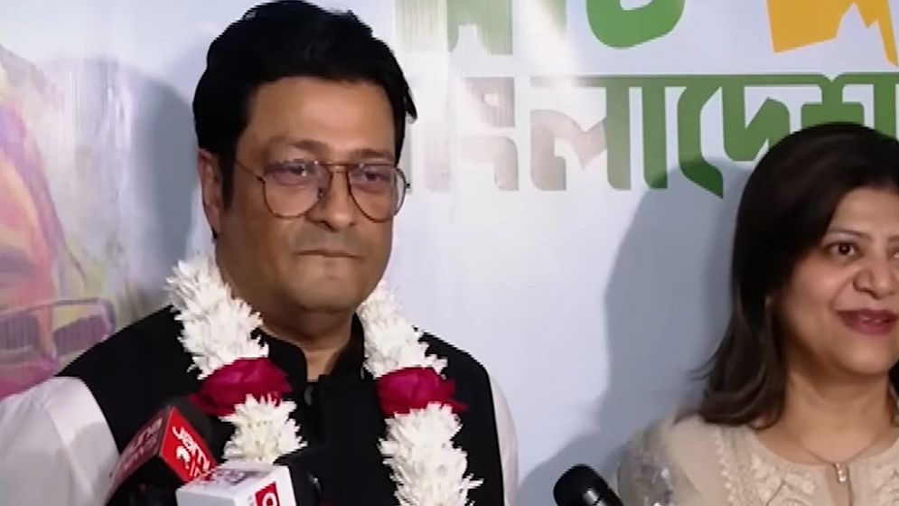 নির্বাচনে জিতে কাঁদলেন ফেরদৌস