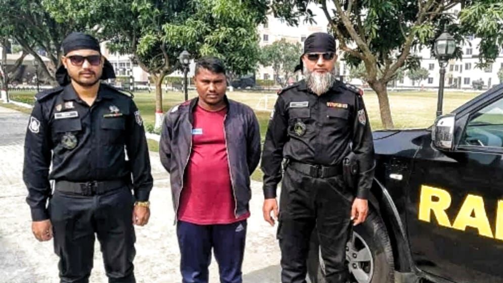 মান্দায় র্যাবের অভিযান, ১৩৫ কেজি গাঁজাসহ মাদক ব্যবসায়ী আটক