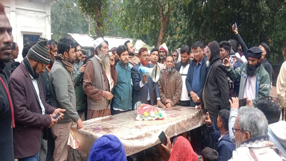 সদরপুরে স্বতন্ত্র প্রার্থীর নির্বাচন করায় বিএনপির ২ নেতা বহিষ্কার