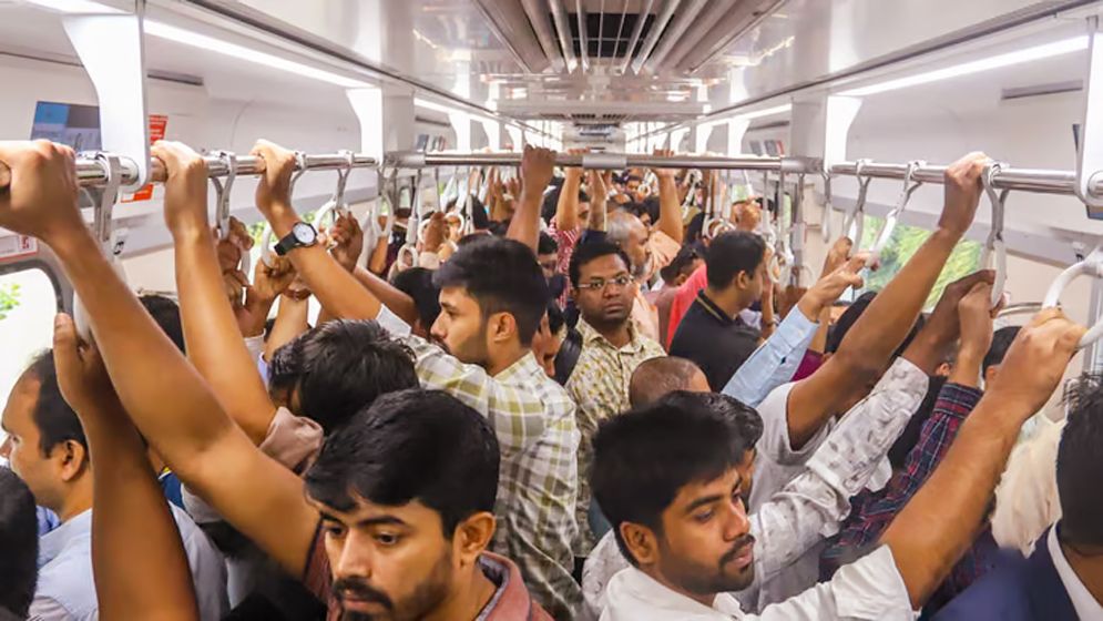 বিনা ভাড়ায় চড়তে পারবেন যারা