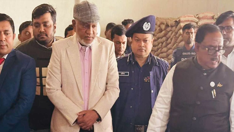 খাদ্যমন্ত্রীর আকস্মিক পরিদর্শন, চালের ২ গোডাউন সিলগালা