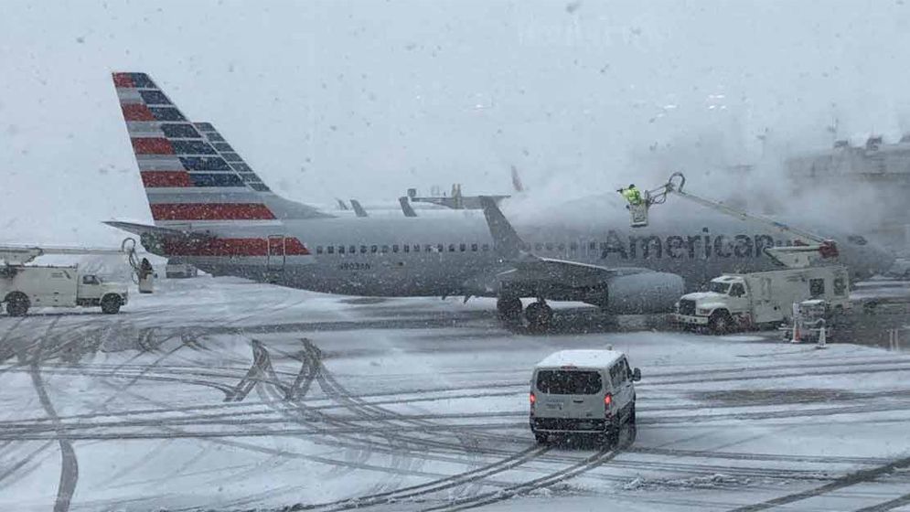 শীতকালীন ঝড়ের কারণে যুক্তরাষ্ট্রে ২ হাজারের বেশি ফ্লাইট বাতিল