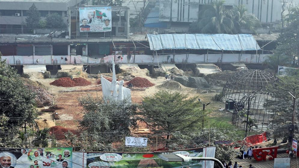 চট্টগ্রামের বিপ্লব উদ্যানটি রক্ষা করবে কে!