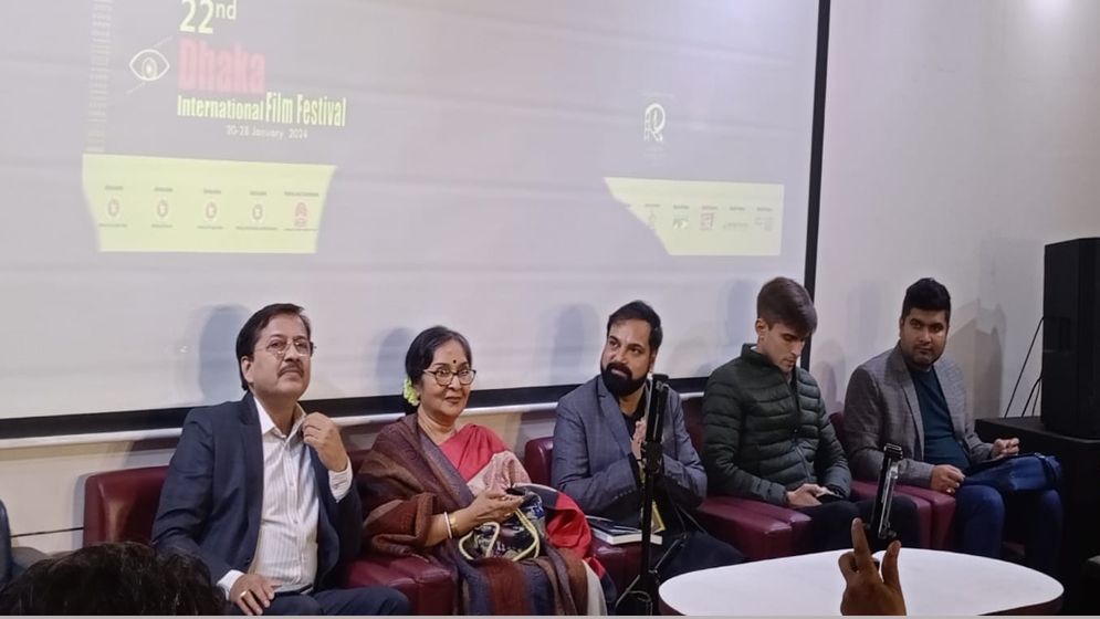 অস্বস্তি বাড়ালেন স্বস্তিকা