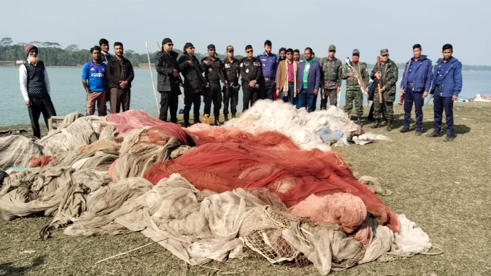 বাবুগঞ্জে যৌথ অভিযানে ২১ লক্ষ ৪১ হাজার ৫০০ টাকার জাল জব্দ 