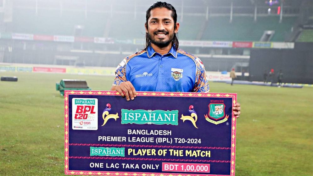 ক্যান্সার আক্রান্ত কোচকে ম্যাচসেরার অর্থের পুরোটাই দিলেন বিজয়