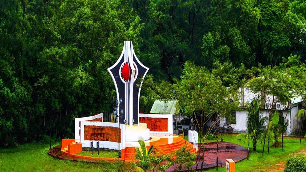 দুর্বৃত্তের হামলার শিকার হয়ে হাসপাতালে ভর্তি নোবিপ্রবি শিক্ষার্থী 