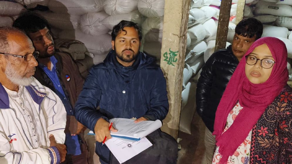 জুড়ীতে ইটের ব্যবসার আড়ালে ধান মজুত, জরিমানা আদায়