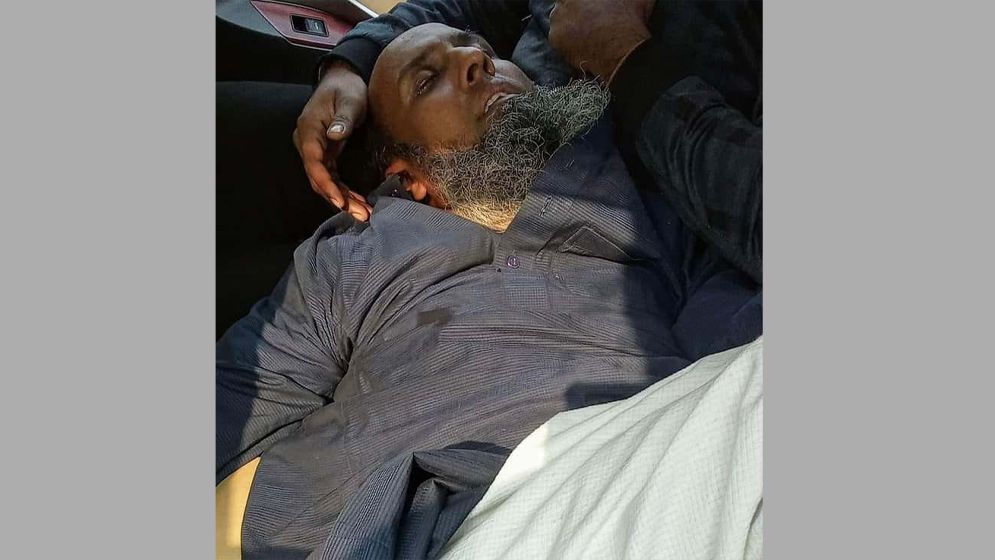 তালায় বস্তাবন্দি অবস্থায় প্রাইভেটকার চালক উদ্ধার