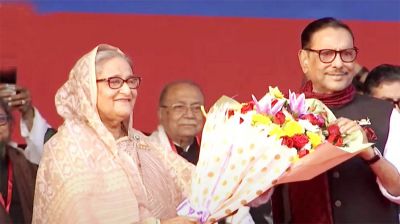 সোহরাওয়ার্দী উদ্যানে জনসভা মঞ্চে শেখ হাসিনা  (লাইভ)