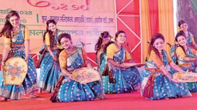 বাঙালি সংস্কৃতির জয়গানে মুখর পুরান ঢাকার পৌষমেলা