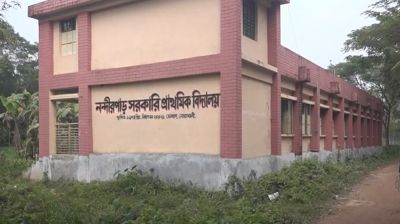 ৫ শিক্ষকের সরকারি প্রাথমিক বিদ্যালয়ে শিক্ষার্থী ৪