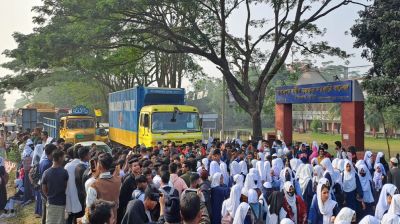 মোটরসাইকেলের ধাক্কায় কলেজ ছাত্রী নিহত