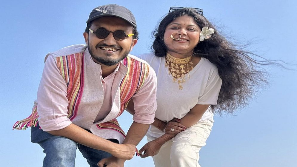 ‘আন-অফিসিয়াল’ হানিমুনে মৌসুমী