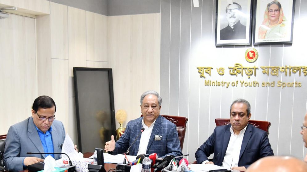 স্টেডিয়ামের ওপর গুরুত্ব দিচ্ছেন যুব ও ক্রীড়ামন্ত্রী