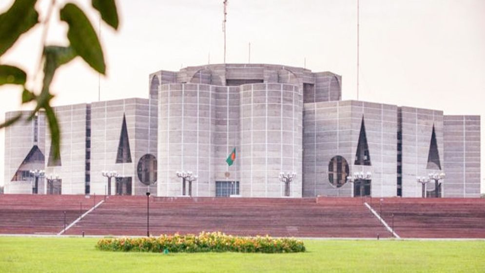 সংসদের হুইপরা কী কাজ করেন, কী সুযোগ-সুবিধা পান
