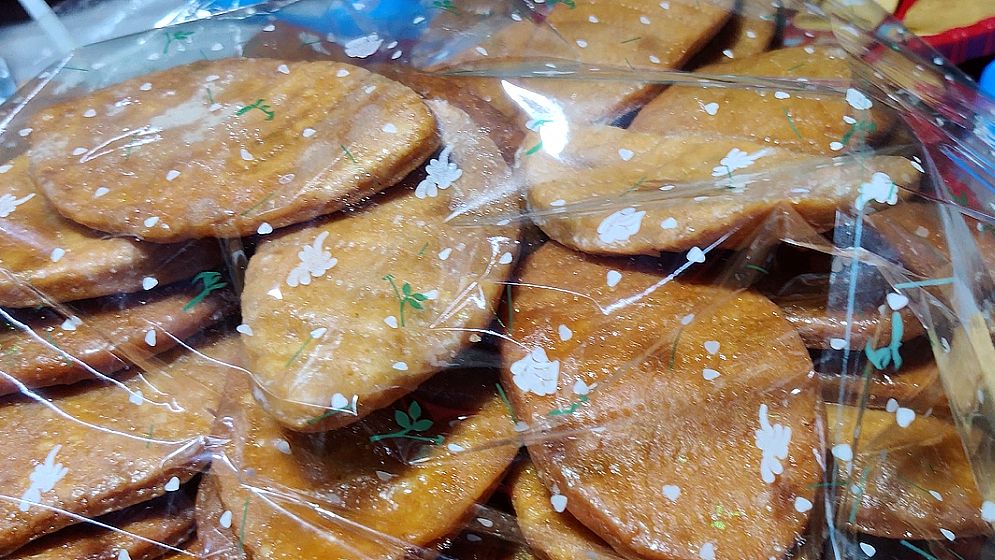জাতীয় পিঠা উৎসবে বাহারি পিঠার সমারোহ