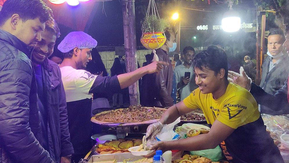 শত পিঠার সমাহারে জাতীয় পিঠা উৎসব