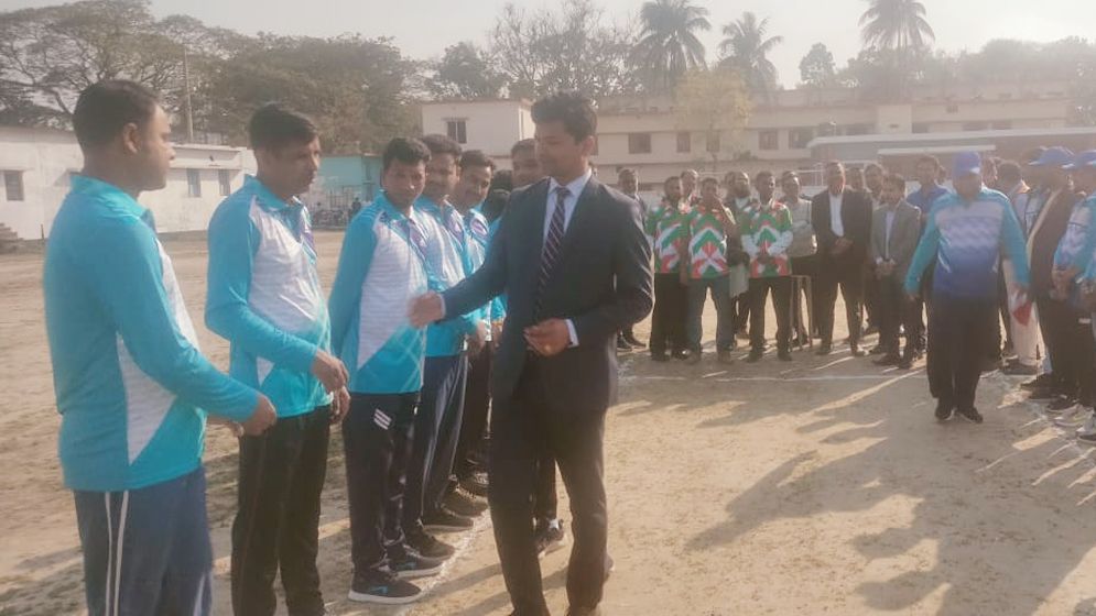 শালিখায় ৮ দলীয় ক্রিকেট টুনার্মেন্টের শুভ উদ্বোধন