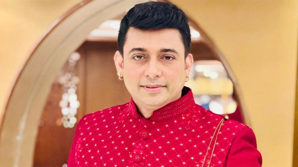 হানিমুনে গিয়ে বিপাকে জায়েদ খান