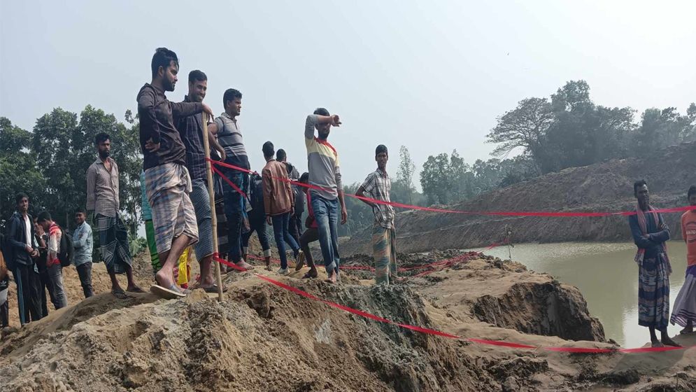 ২৪ ঘণ্টা পরেও কাজ শুরু করতে পারেনি কর্তৃপক্ষ