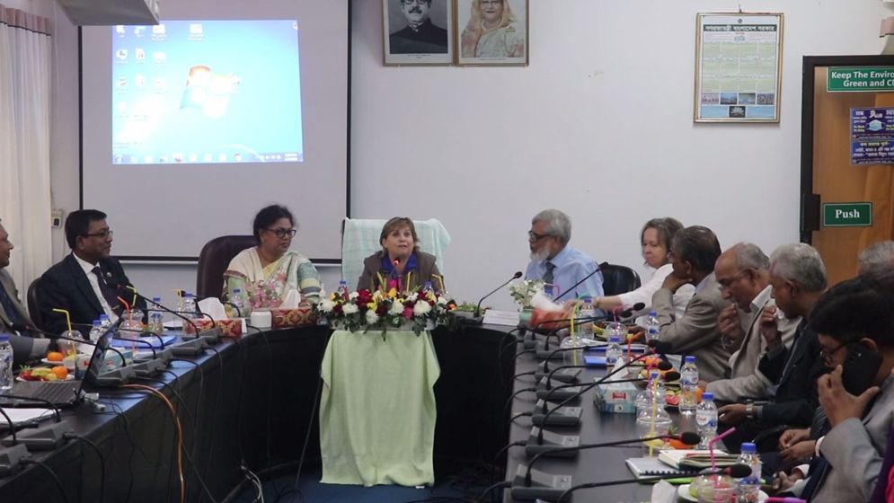 ঈশ্বরদীতে ডালের গবেষণা কার্যক্রম পরিদর্শন কানাডার হাইকমিশনারের