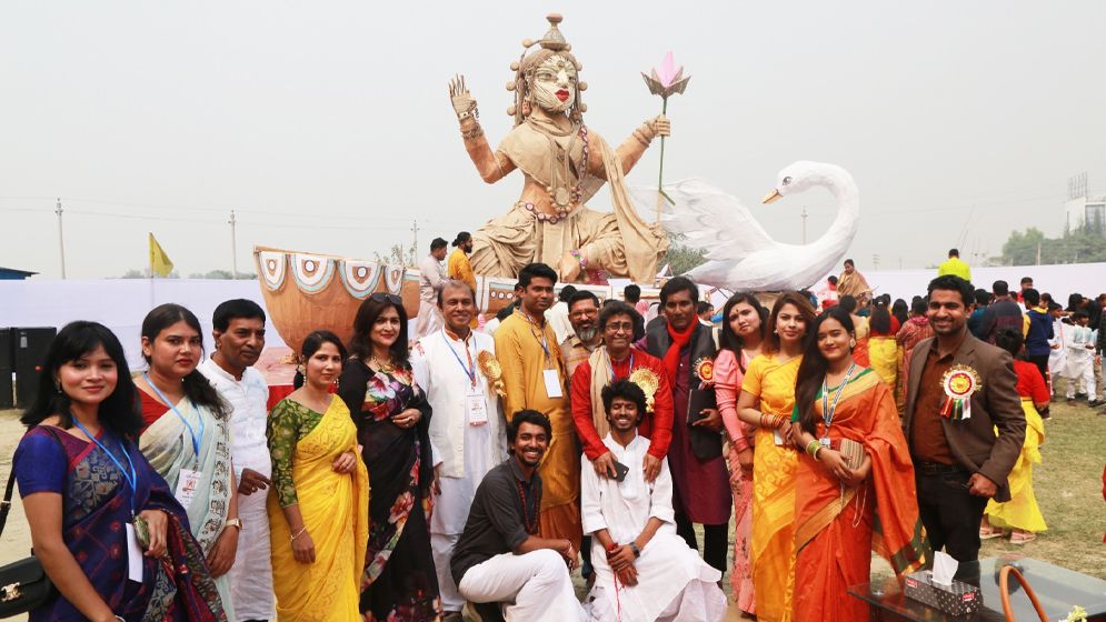 সর্ববৃহৎ প্রতিমায় শান্ত মারিয়াম ইউনিভার্সিটির সরস্বতী পূজা উদযাপন