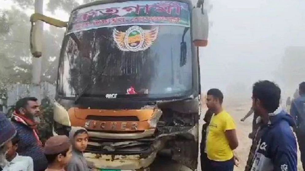 বাসচাপায় মা-ছেলে নিহত