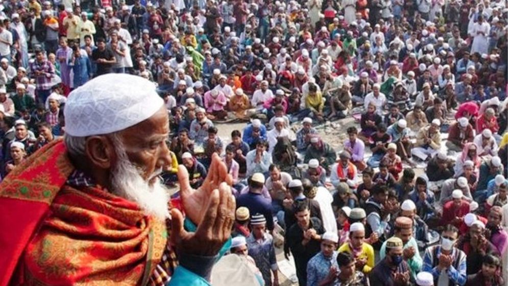 ‘আমিন আমিন’ ধ্বনিতে মুখরিত বিশ্ব ইজতেমার মাঠ