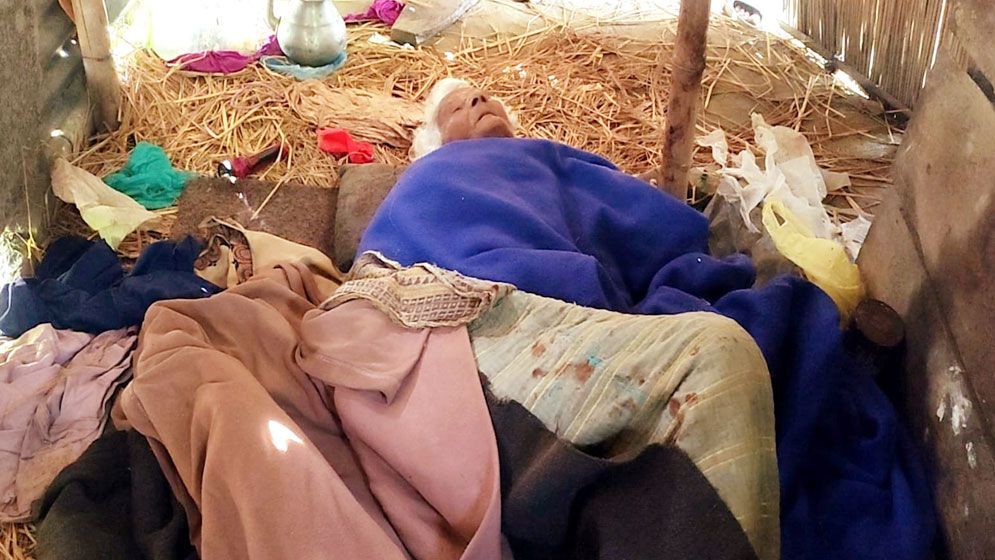 সেই বৃদ্ধার দায়িত্ব নিলেন এমপি আব্দুর রশিদ