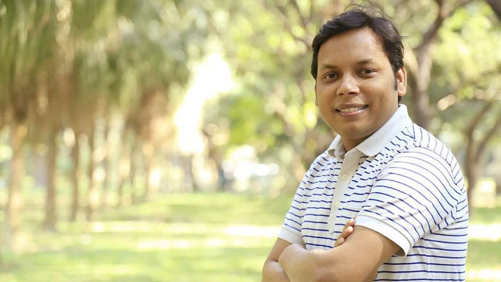 শিল্পী, সাংবাদিক ও লেখক আমিরুল মোমেনীন মানিকের জন্মদিন আজ