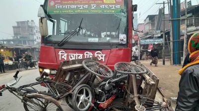 দিনাজপুরে বিআরটিসি বাসের চাপায় নিহত ৪ 