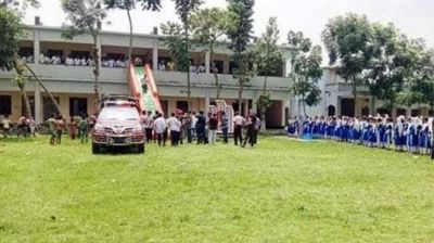 ৯ ছাত্রীর চুল কেটে শিক্ষিকা বরখাস্ত