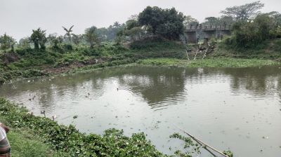 মেঘনায় সরকারি জলাশয়ের পানি নিষ্কাশনে কয়েক শতাধিক মানুষের ভোগান্তি