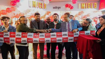 মাইক্লোর নতুন আউটলেট উদ্বোধন করলেন তাহসান খান