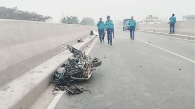 উড়াল সড়কে দূর্ঘটনায় ডুয়েট শিক্ষকসহ দুজন নিহত 
