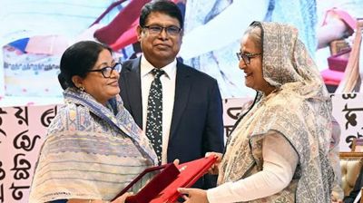 একুশ আমাদের শিখিয়েছে মাথা নত না করার